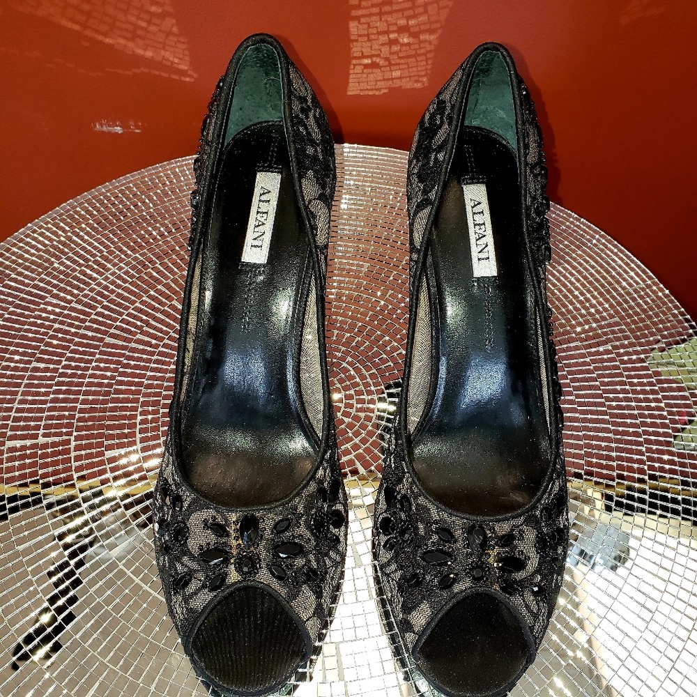 Women's shoes